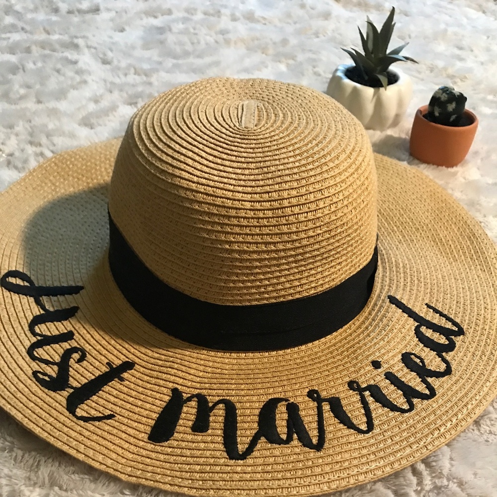 *NEW* " Just Married" Floppy Sun Hat